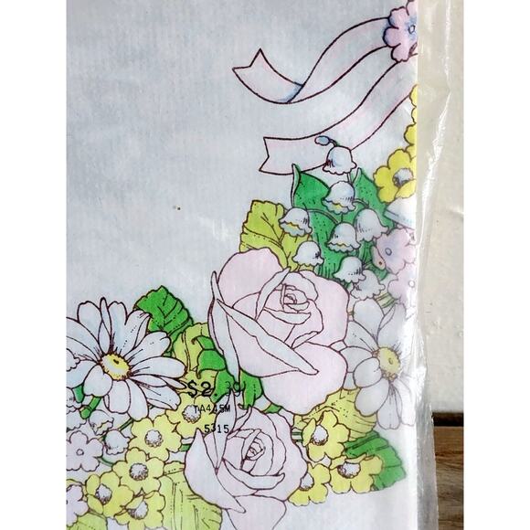 Vintage Crepe Paper Table Cover Flowers 54x102 Sealed NOS - Picture 5 of 8